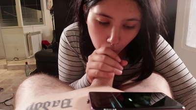 Waxaan ku majaajiloodaa gabadhayda markay daawanayso Disney [Cum]